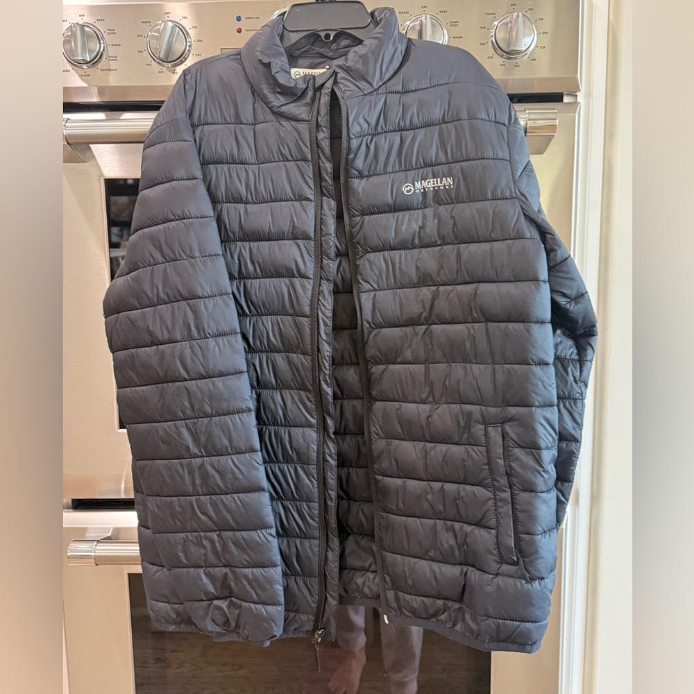 M41- Magellan Outdoors Grey Puffer Jacket